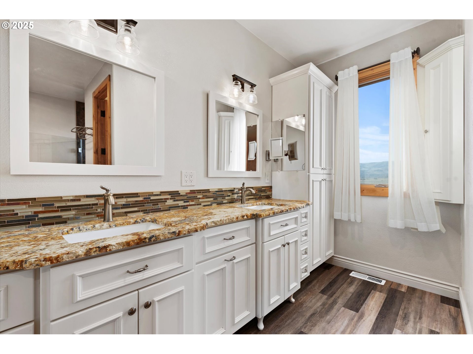 Richland, Oregon 97870, United States, 3 Bedrooms Bedrooms, ,3 BathroomsBathrooms,Residential,Active,91237