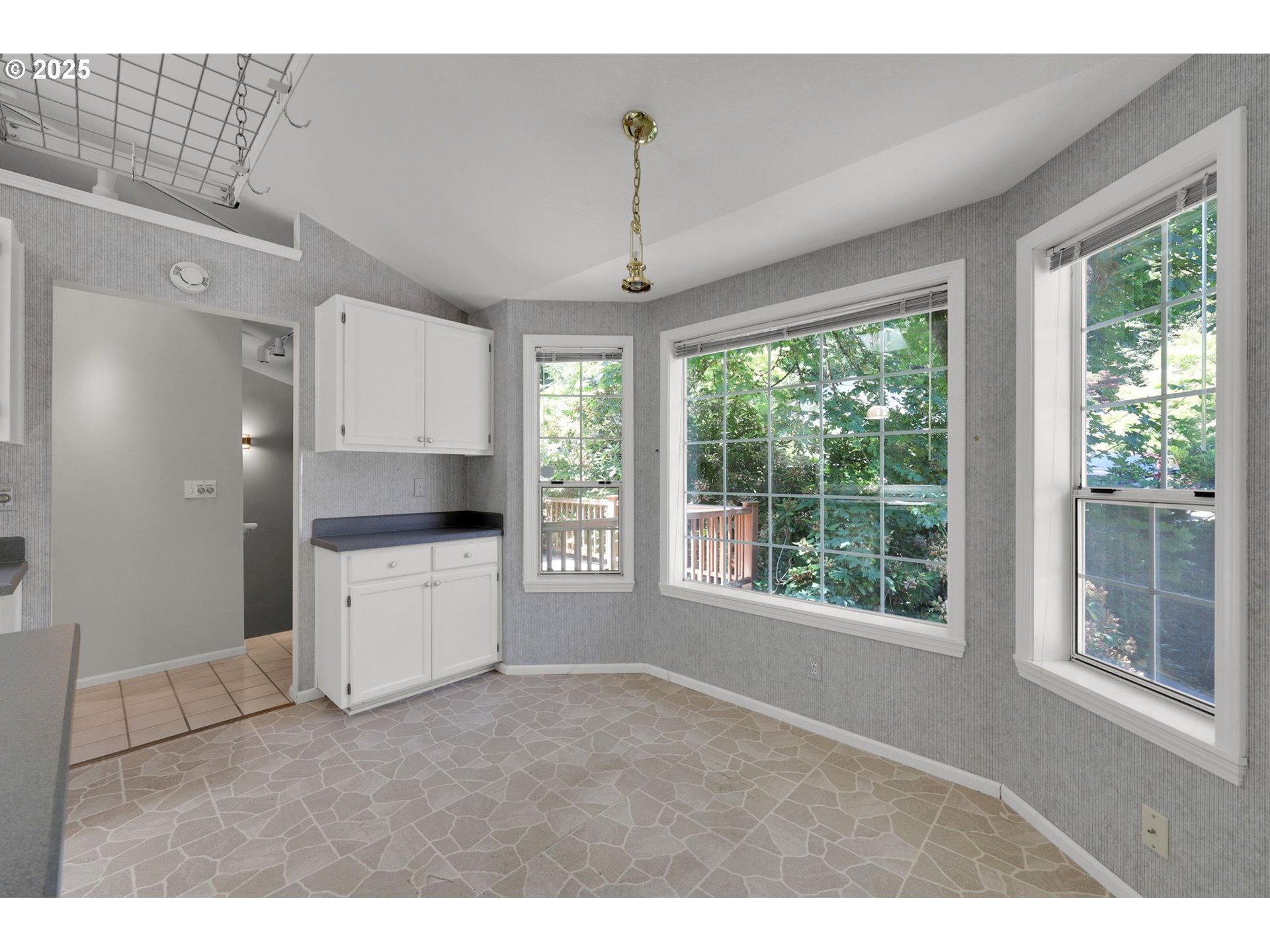 1825 CAMEO DR