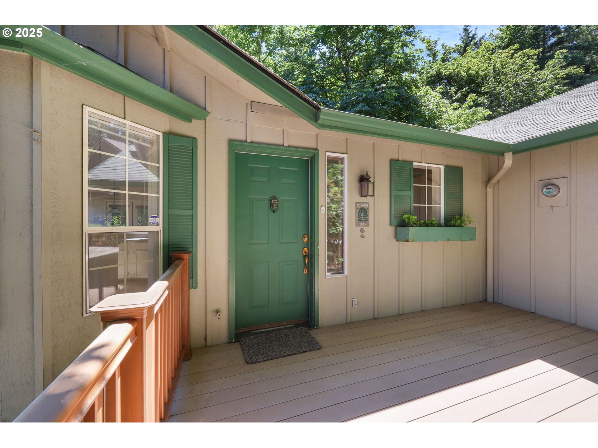 1825 CAMEO DR