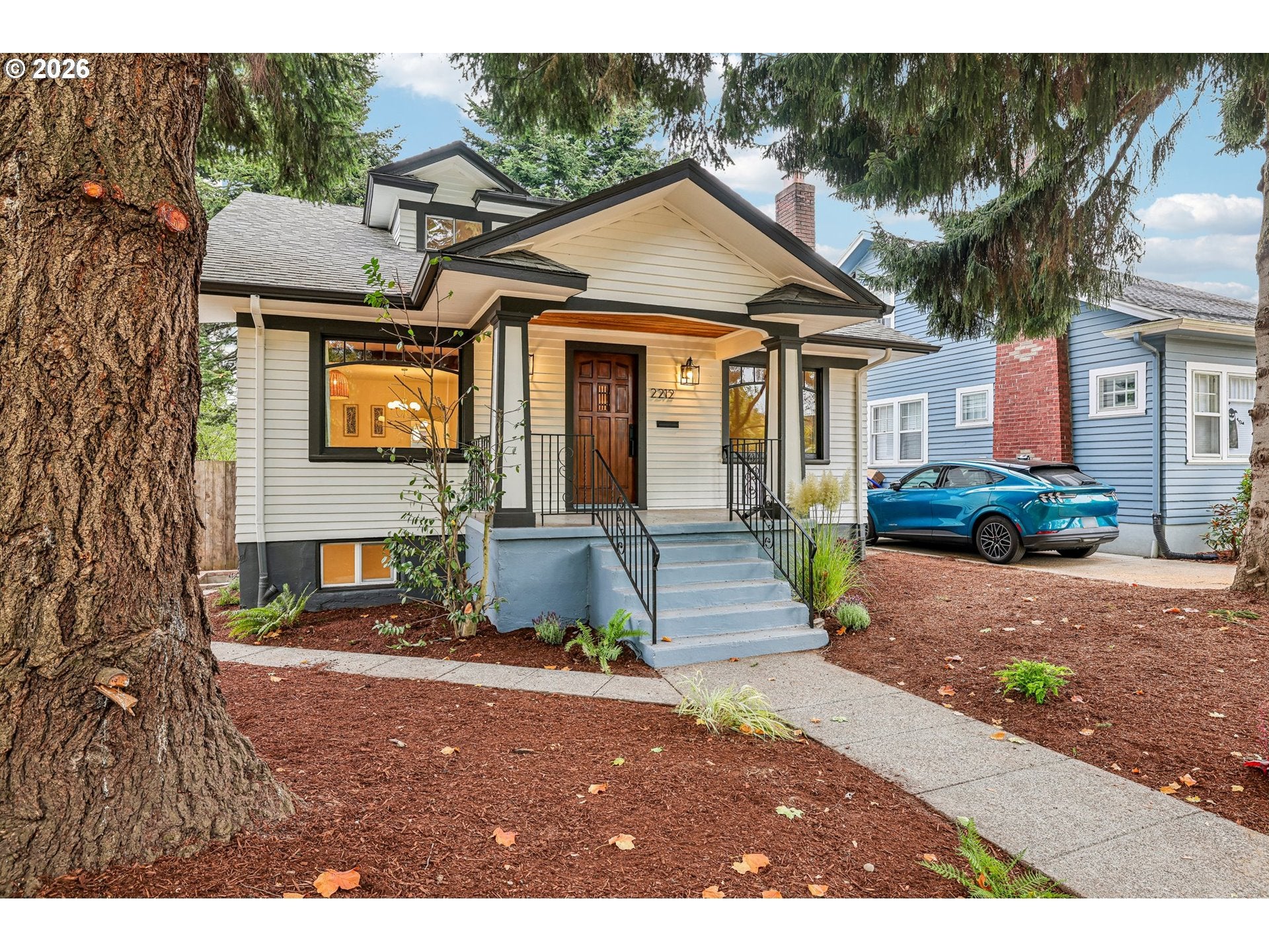 2212 SE TAMARACK AVE