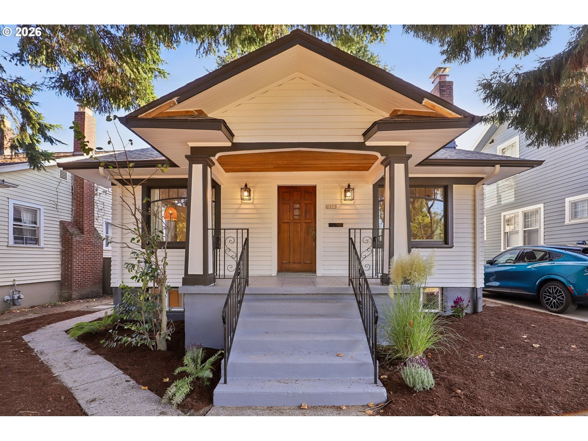 2212 SE TAMARACK AVE