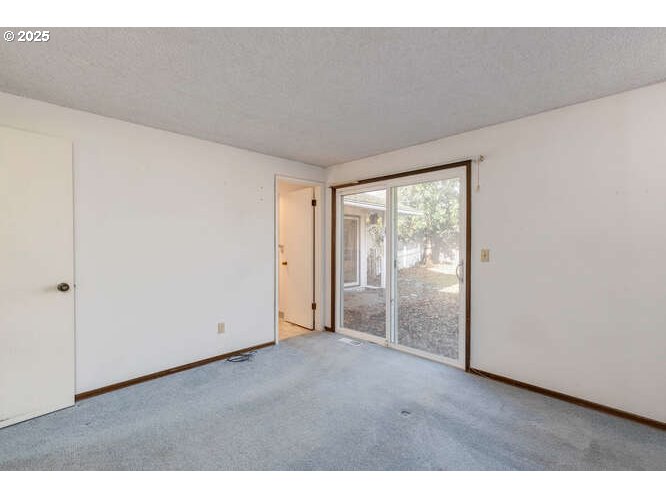 Gladstone, Oregon 97027, United States, 3 Bedrooms Bedrooms, ,2 BathroomsBathrooms,Residential,Active,247730