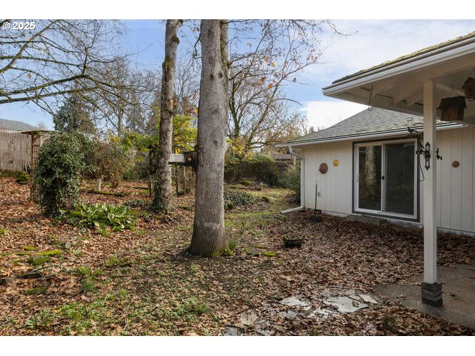 Gladstone, Oregon 97027, United States, 3 Bedrooms Bedrooms, ,2 BathroomsBathrooms,Residential,Active,247730