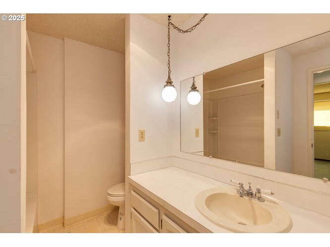 Gladstone, Oregon 97027, United States, 3 Bedrooms Bedrooms, ,2 BathroomsBathrooms,Residential,Active,247730