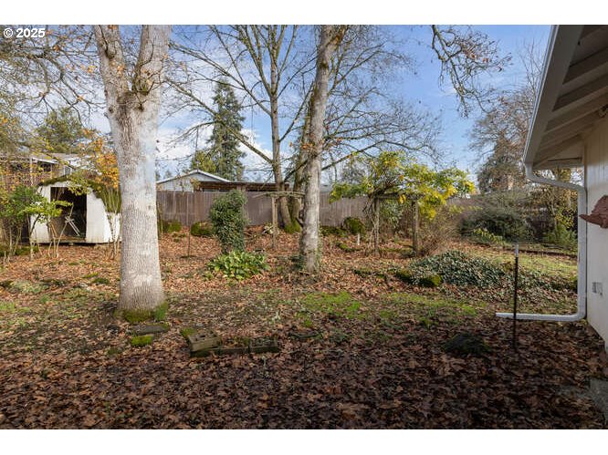 Gladstone, Oregon 97027, United States, 3 Bedrooms Bedrooms, ,2 BathroomsBathrooms,Residential,Active,247730