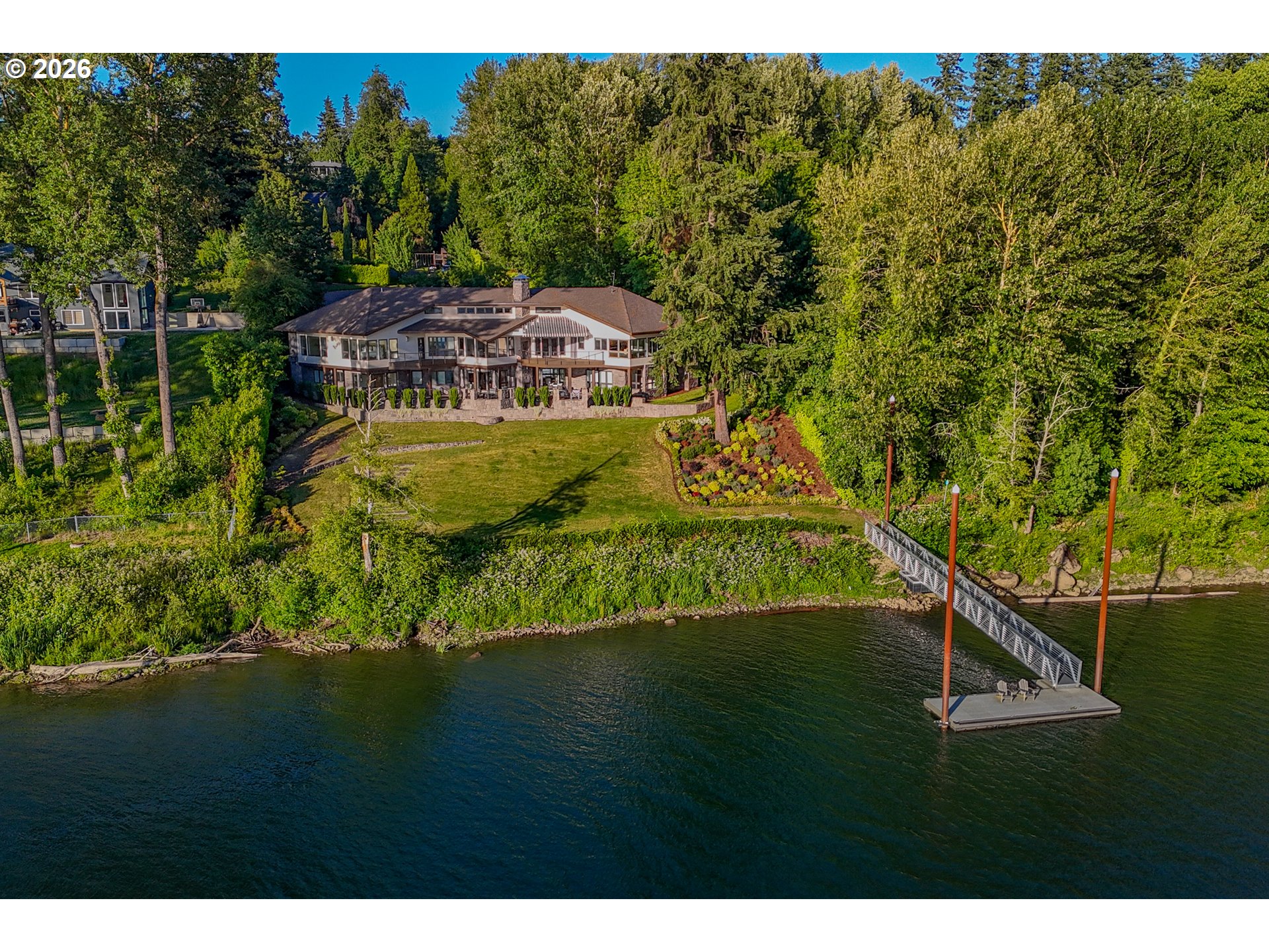 3838 SE HILLSIDE DR