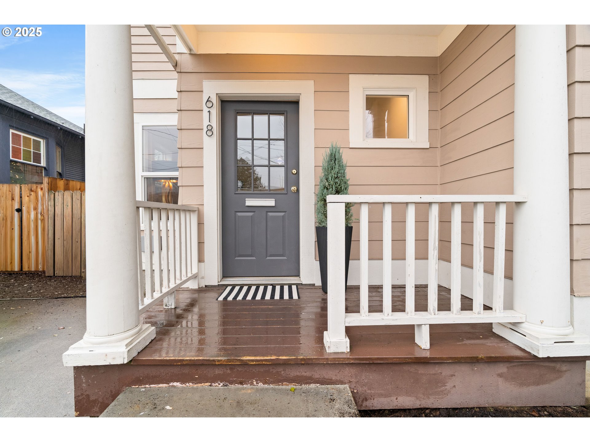 618 NE KILLINGSWORTH CT