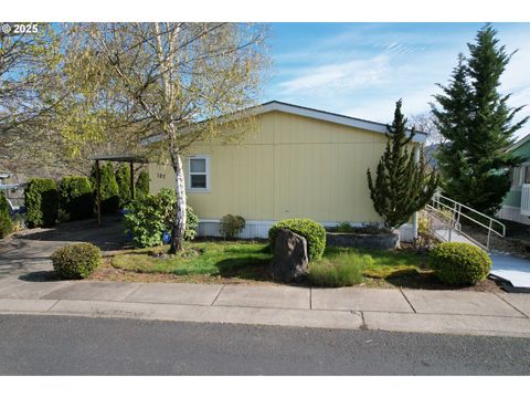 A home in Roseburg