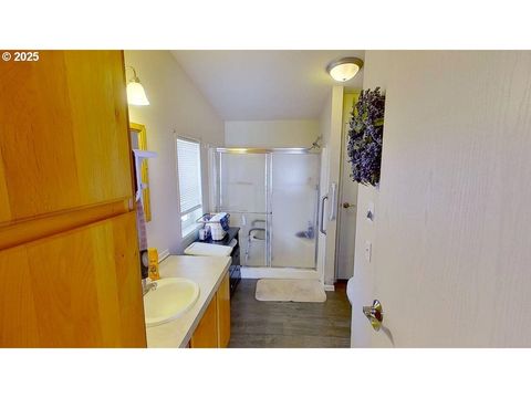 A home in Roseburg