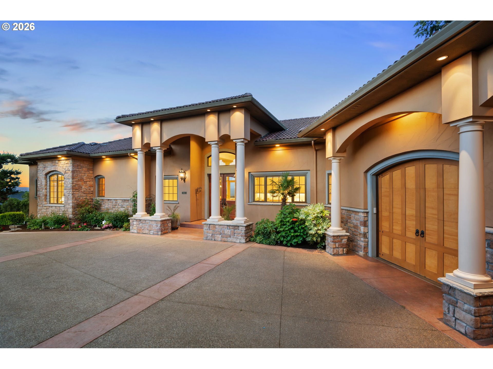 1212 SW HESSLER DR