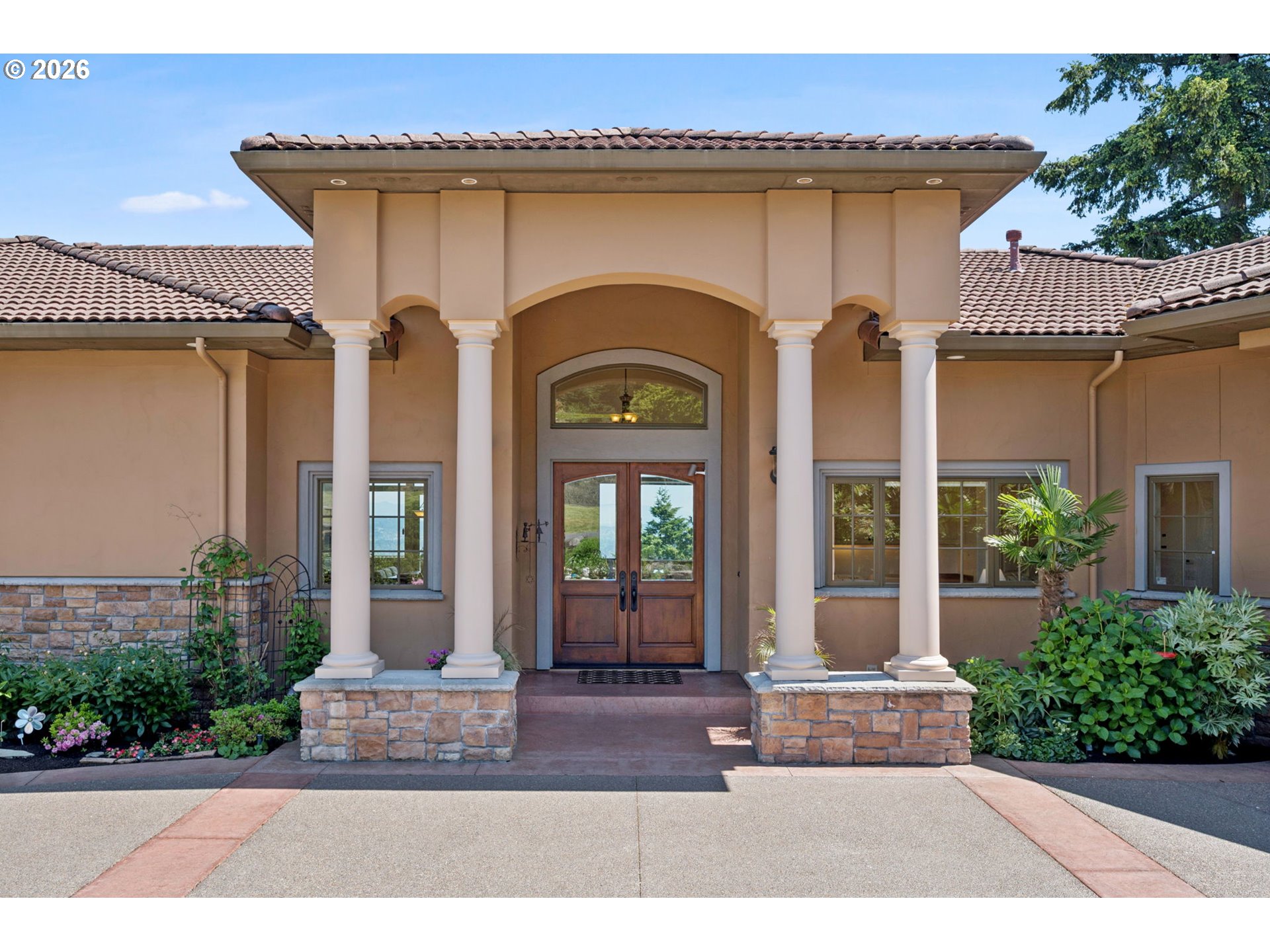 1212 SW HESSLER DR