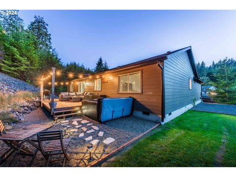 A home in Coos Bay