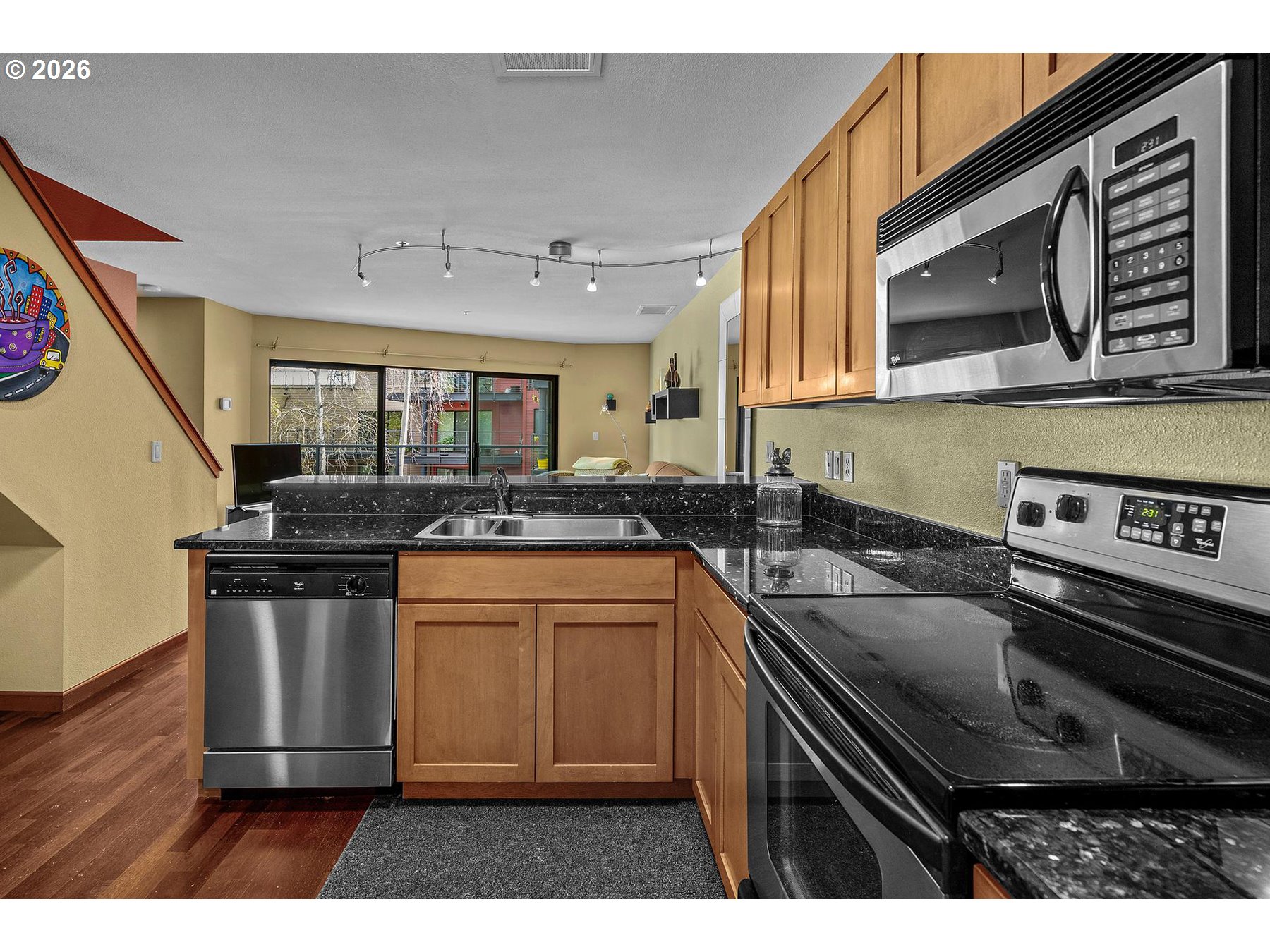 920 NW NAITO PKWY J25