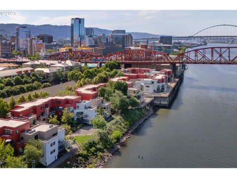 920 NW NAITO PKWY J25 Portland OR 97209