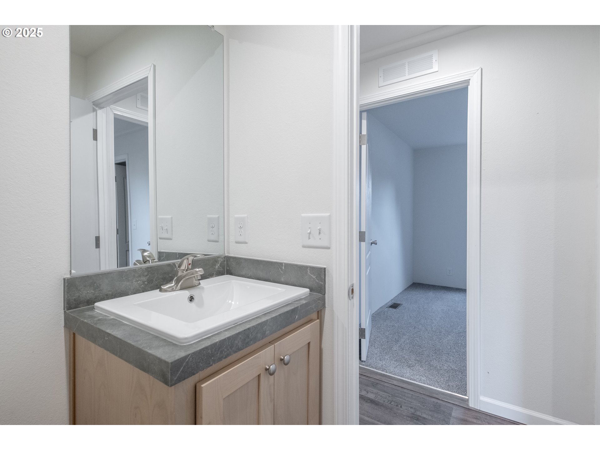 Salem, Oregon 97305, United States, 3 Bedrooms Bedrooms, ,2 BathroomsBathrooms,Residential,Active,191239