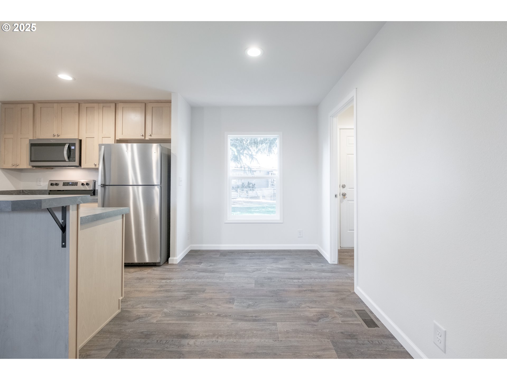 Salem, Oregon 97305, United States, 3 Bedrooms Bedrooms, ,2 BathroomsBathrooms,Residential,Active,191239