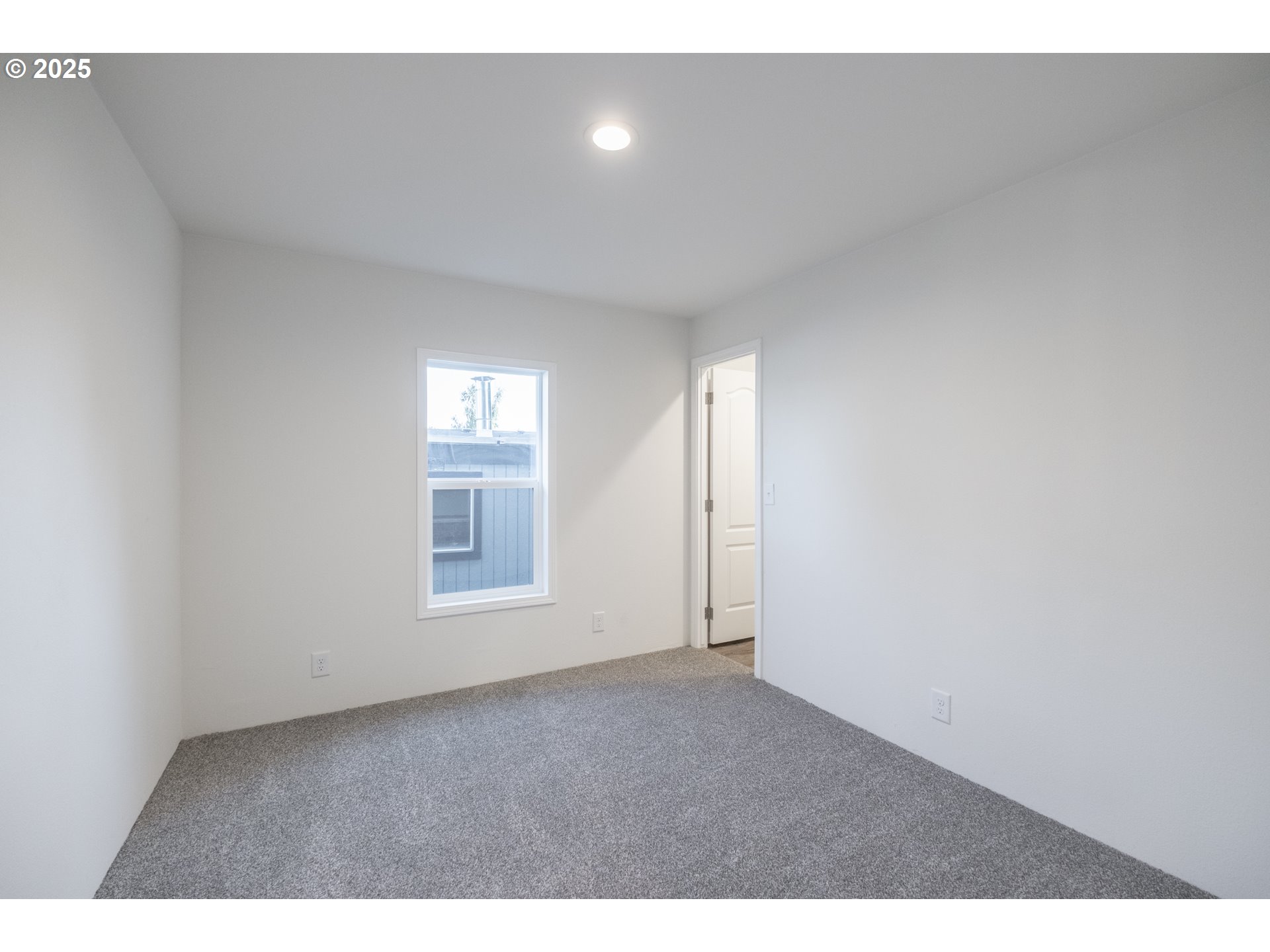 Salem, Oregon 97305, United States, 3 Bedrooms Bedrooms, ,2 BathroomsBathrooms,Residential,Active,191239