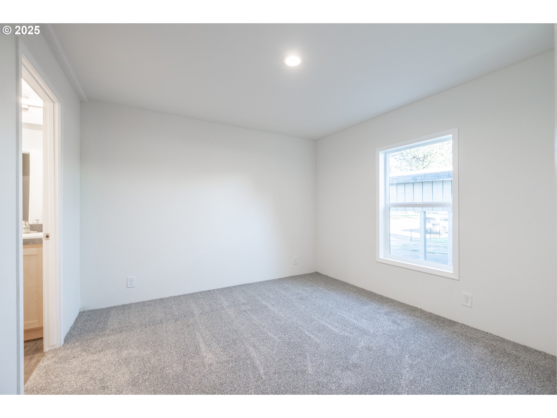 Salem, Oregon 97305, United States, 3 Bedrooms Bedrooms, ,2 BathroomsBathrooms,Residential,Active,191239