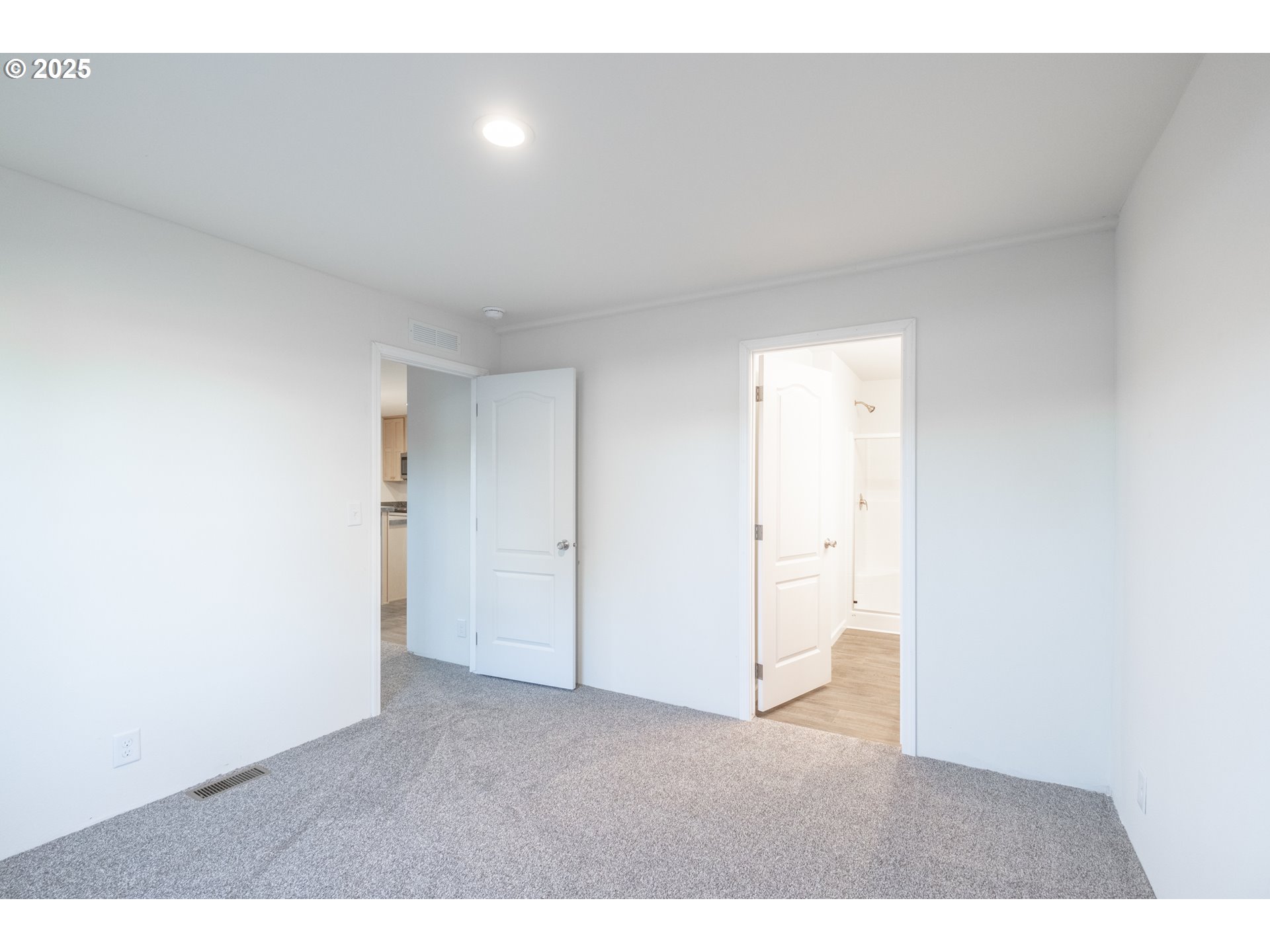 Salem, Oregon 97305, United States, 3 Bedrooms Bedrooms, ,2 BathroomsBathrooms,Residential,Active,191239