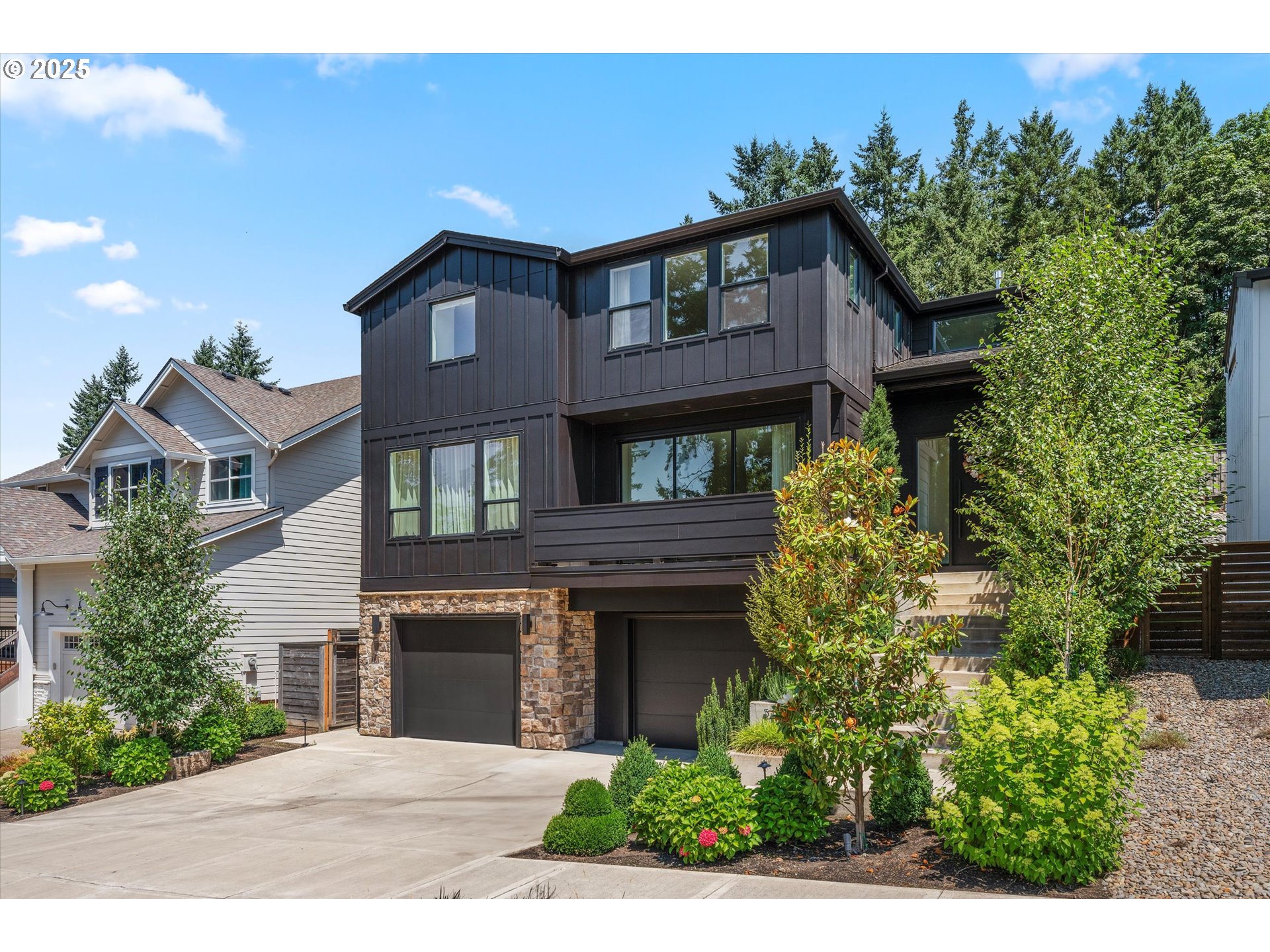 5135 Heron DR
