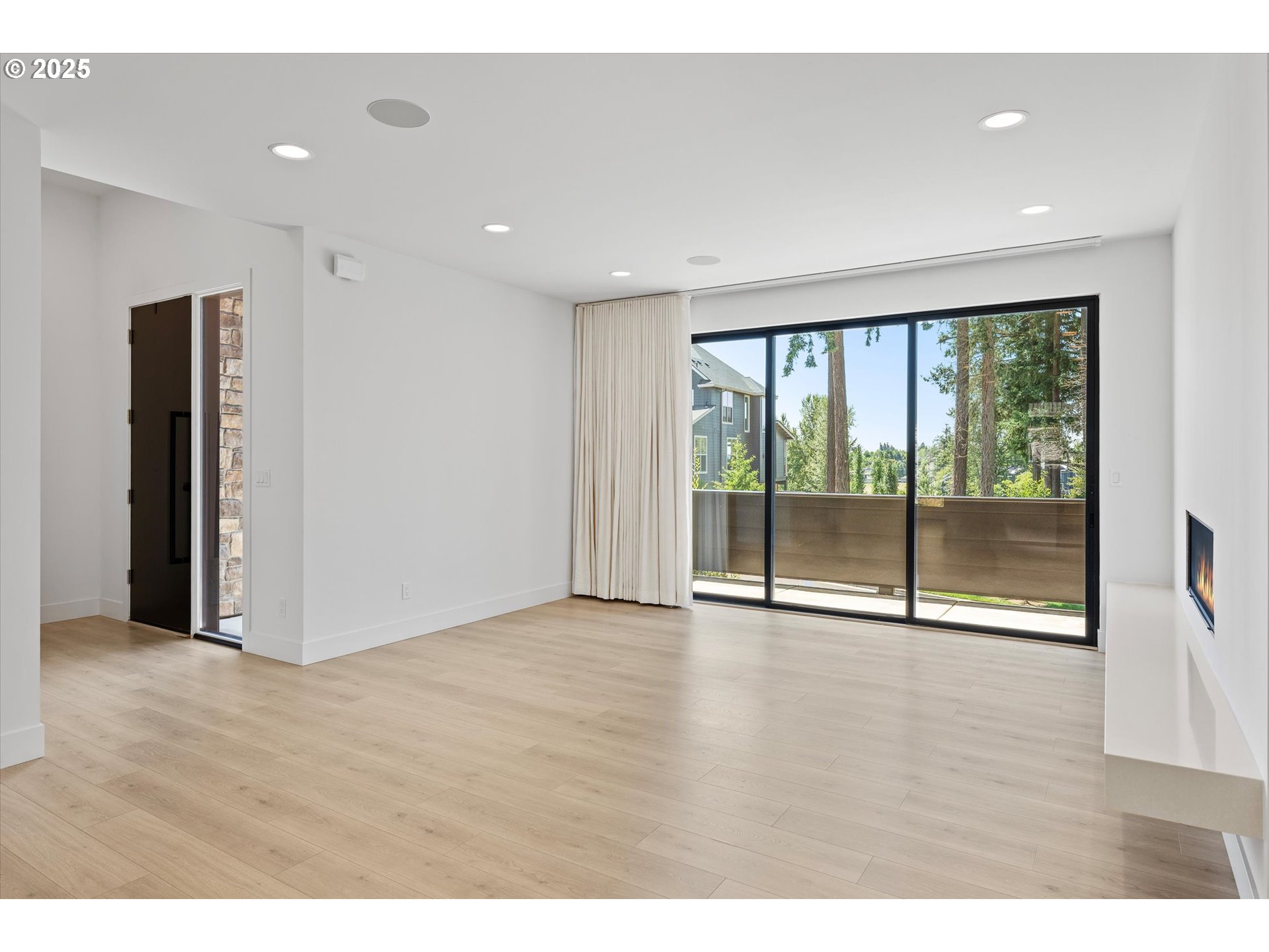5135 Heron DR