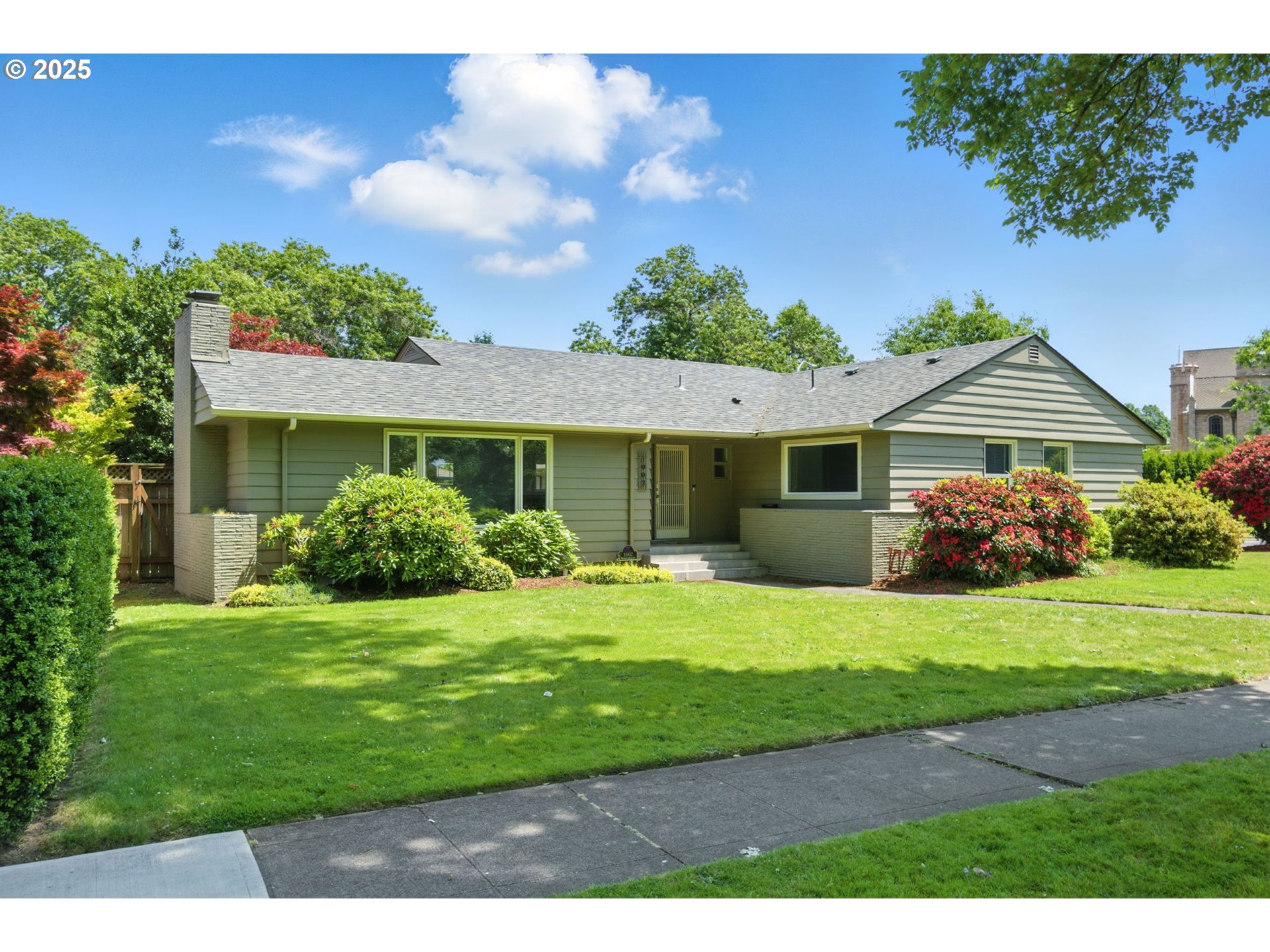 1002 KESSLER BLVD