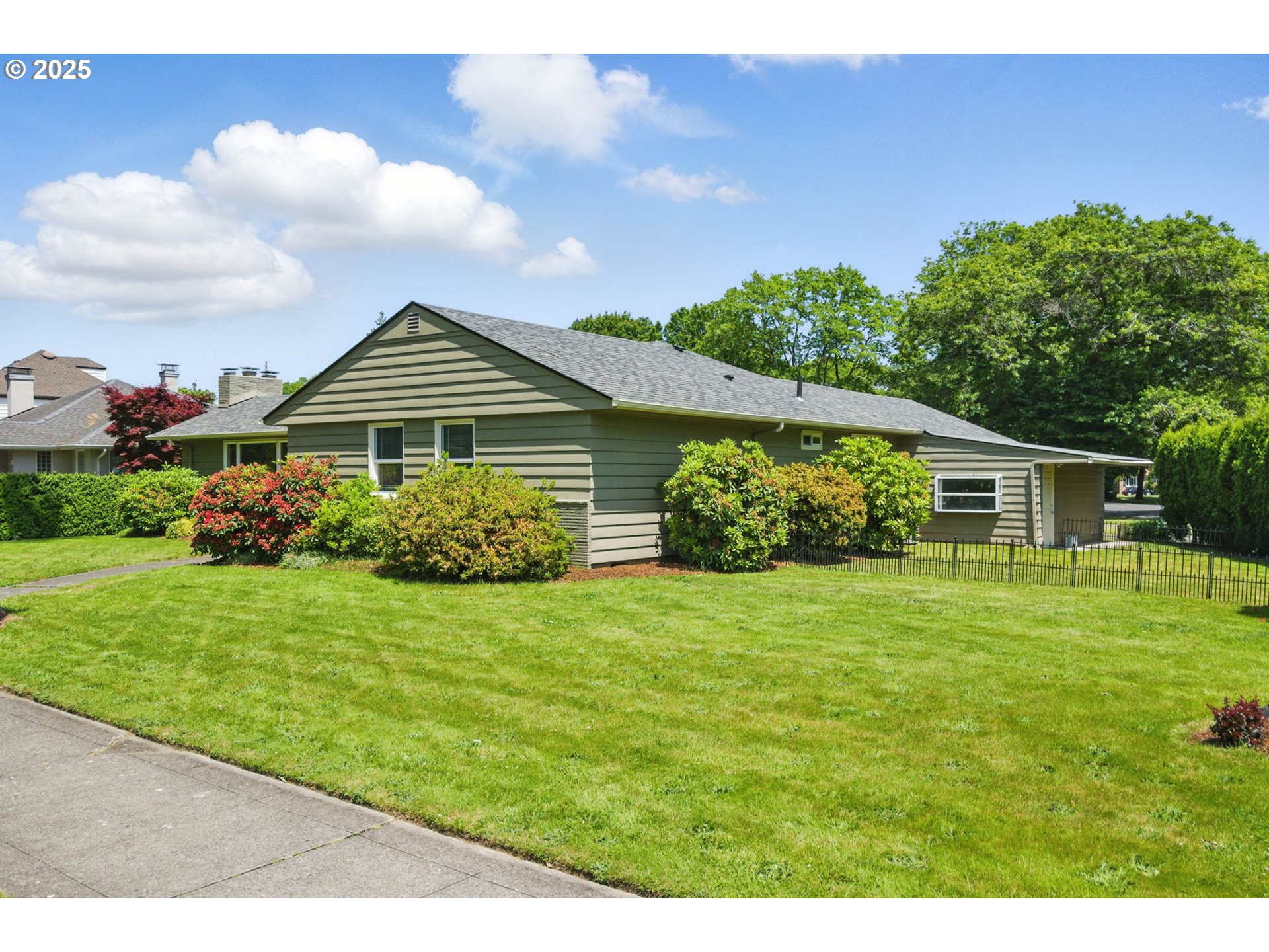 1002 KESSLER BLVD