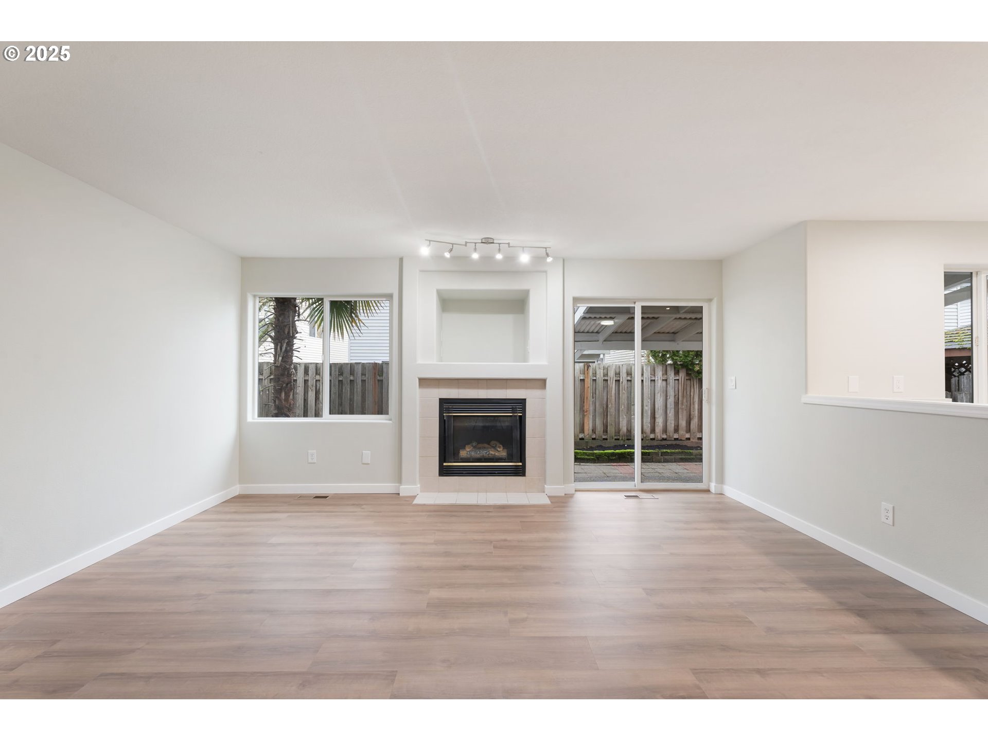 5016 NE CANDLEWOOD PL