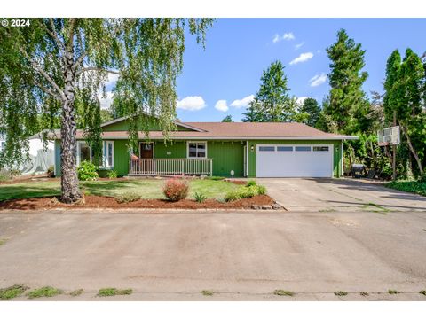 A home in Mt Angel