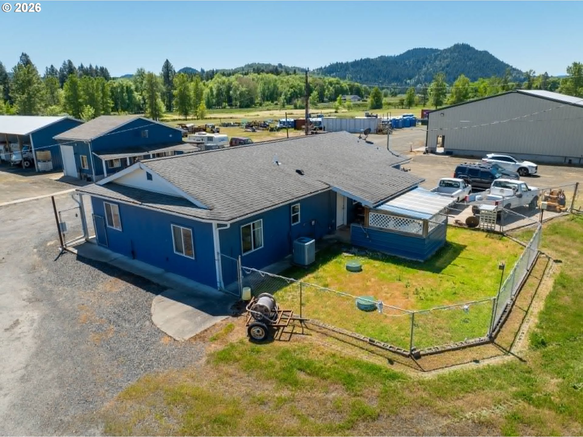 215 LAWSON LN