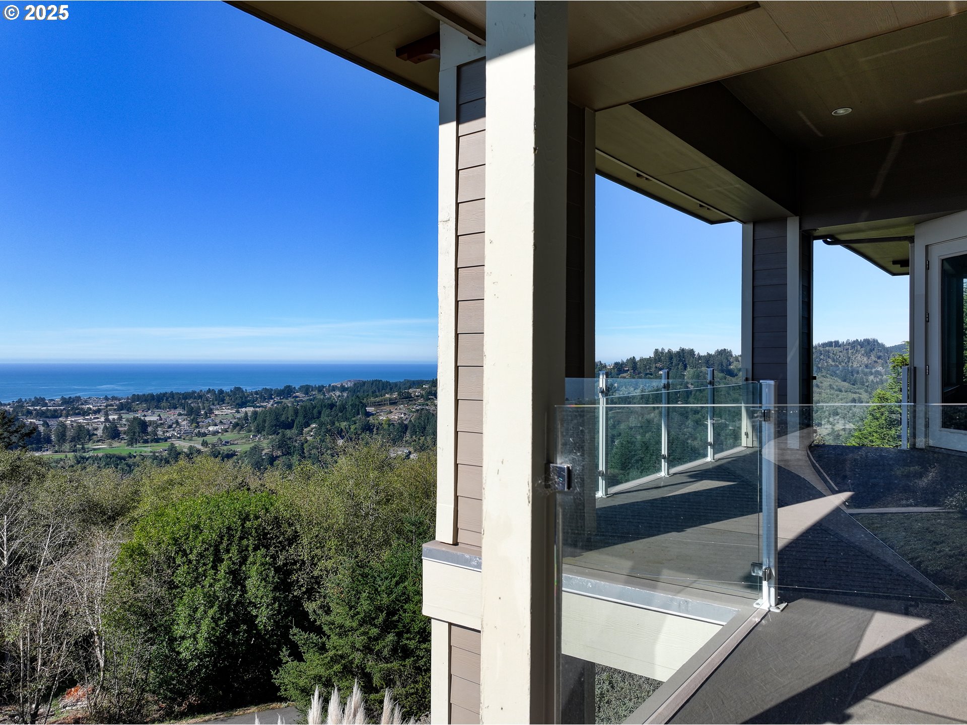 From Crescent City to Harris Beach, soak in breathtaking Pacific views – image 36