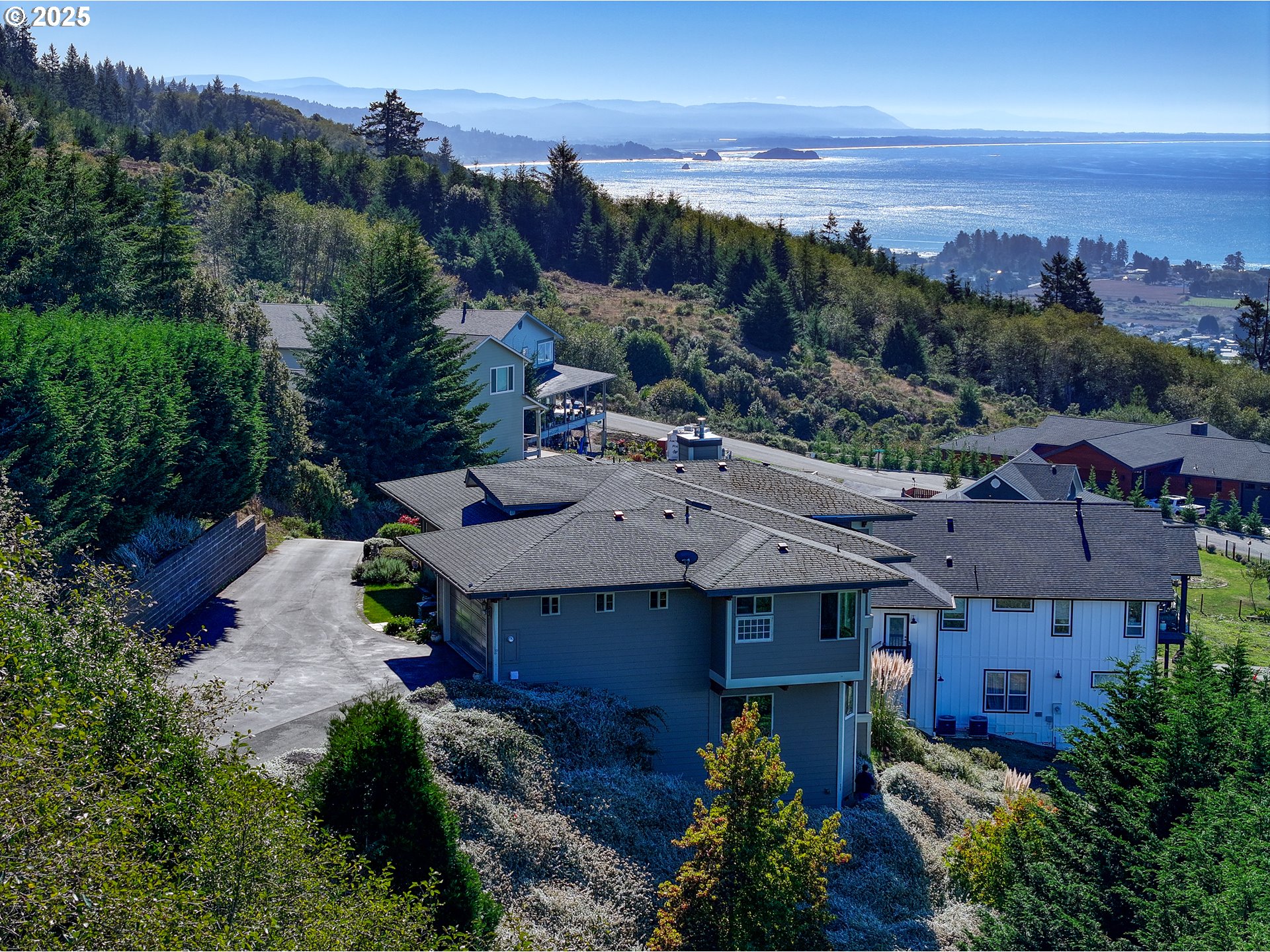 From Crescent City to Harris Beach, soak in breathtaking Pacific views – image 37