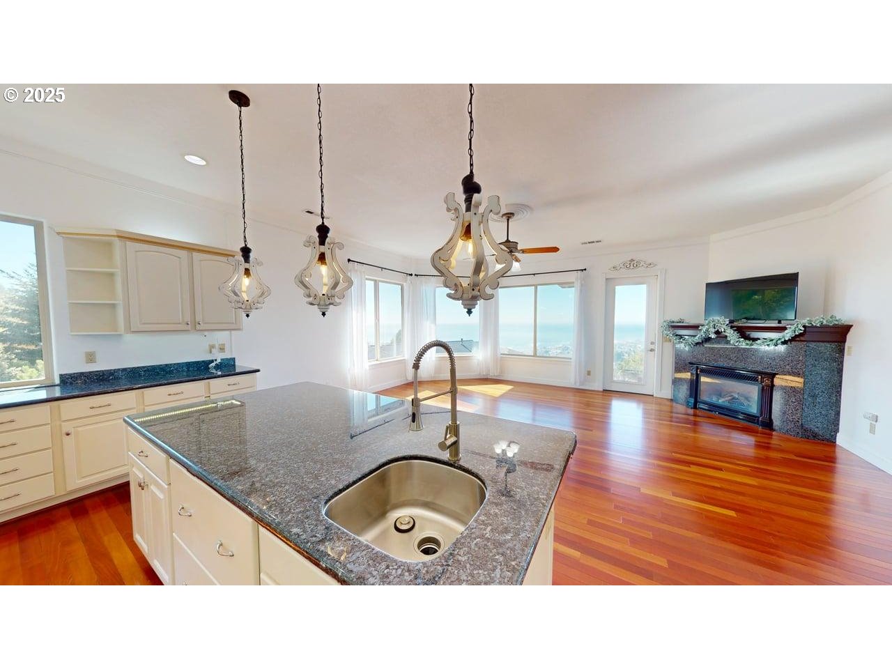 From Crescent City to Harris Beach, soak in breathtaking Pacific views – image 10