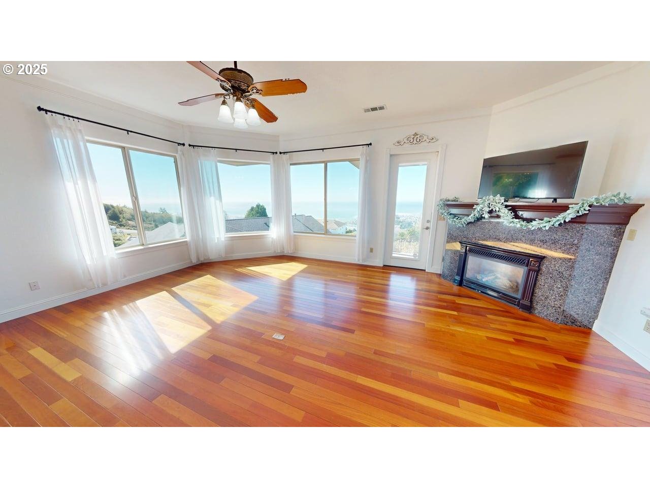 From Crescent City to Harris Beach, soak in breathtaking Pacific views – image 6