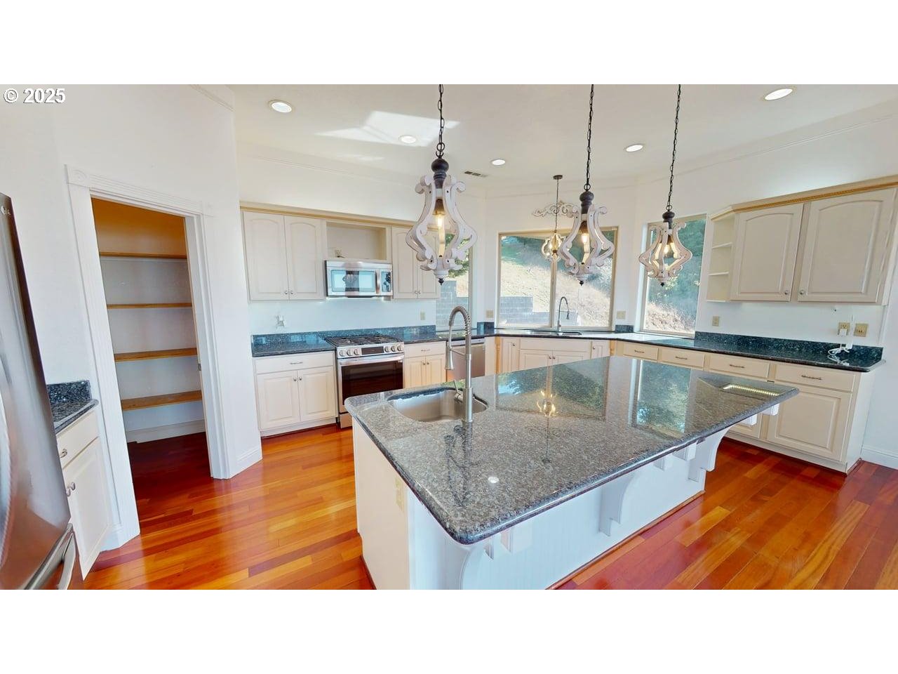 From Crescent City to Harris Beach, soak in breathtaking Pacific views – image 9