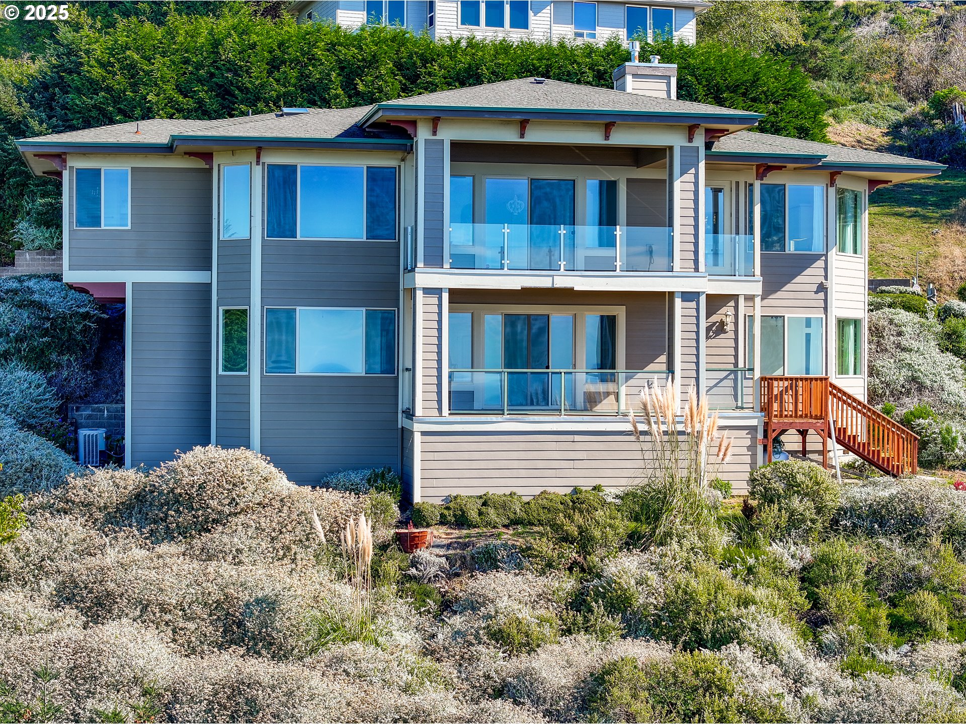From Crescent City to Harris Beach, soak in breathtaking Pacific views – image 38