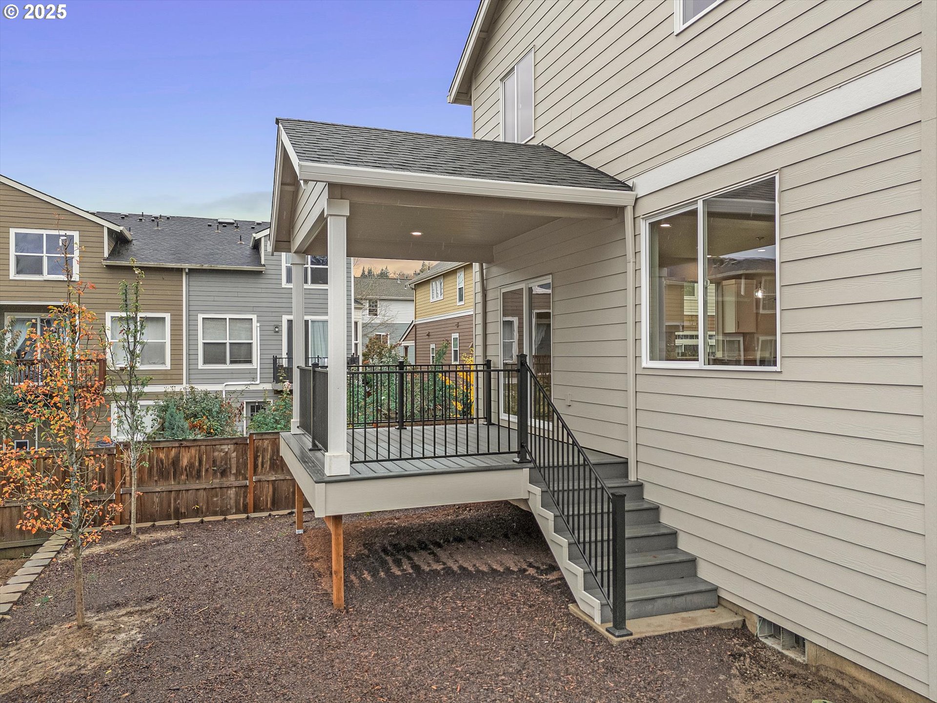 181 NW Mawrcrest AVE