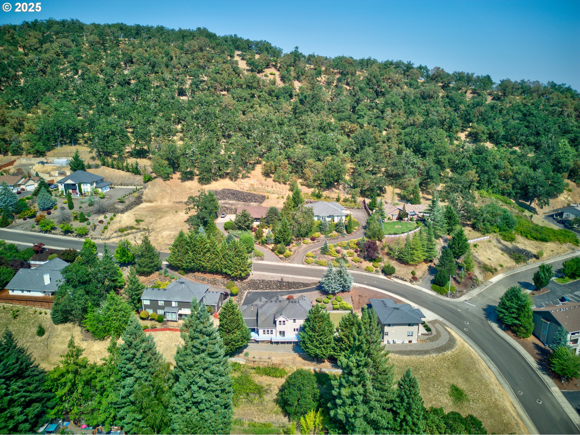 2744 NW DAYSHA DR