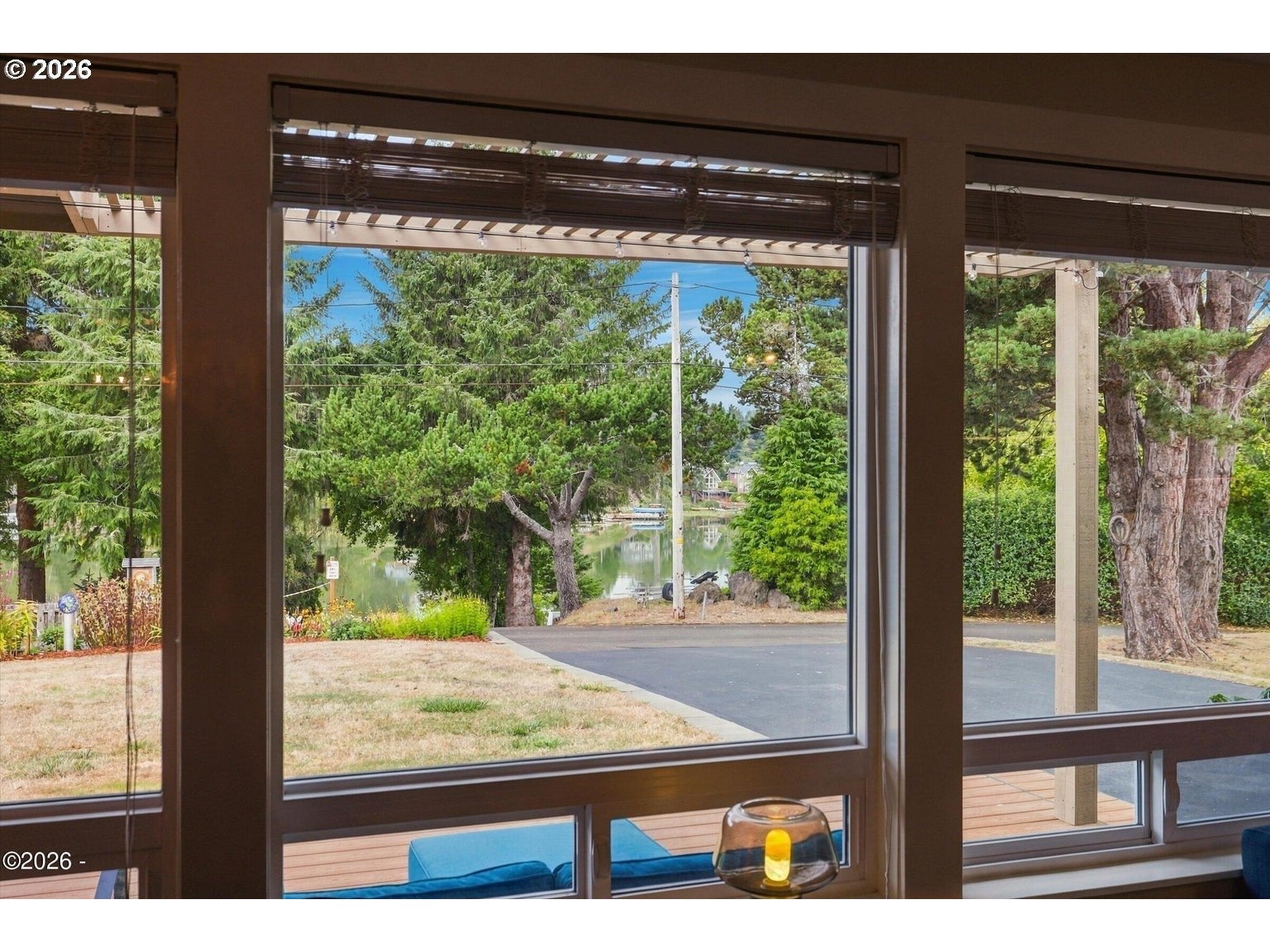 3652 NE JOHNS LOOP