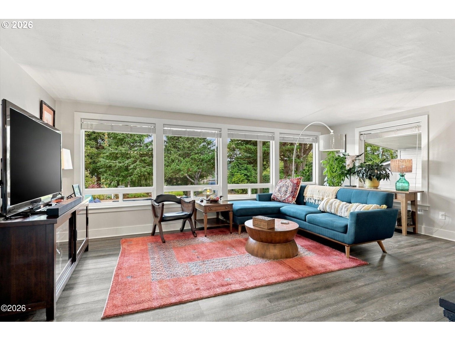 3652 NE JOHNS LOOP