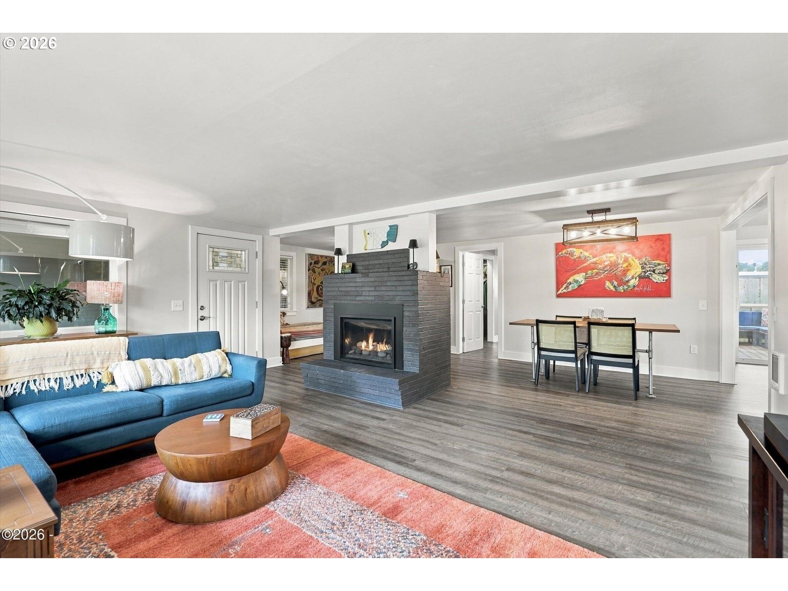 3652 NE JOHNS LOOP