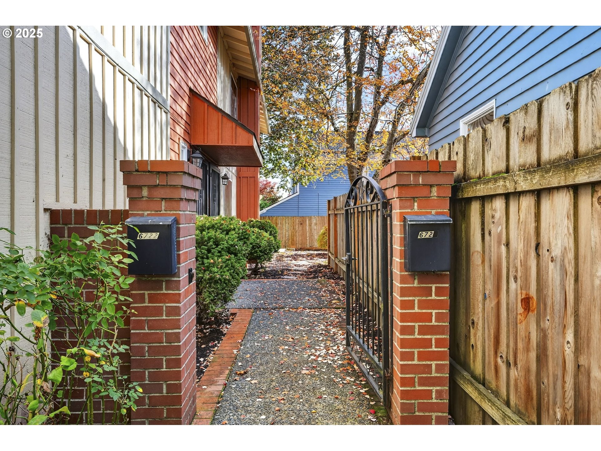 6722 S VIRGINIA AVE 6724