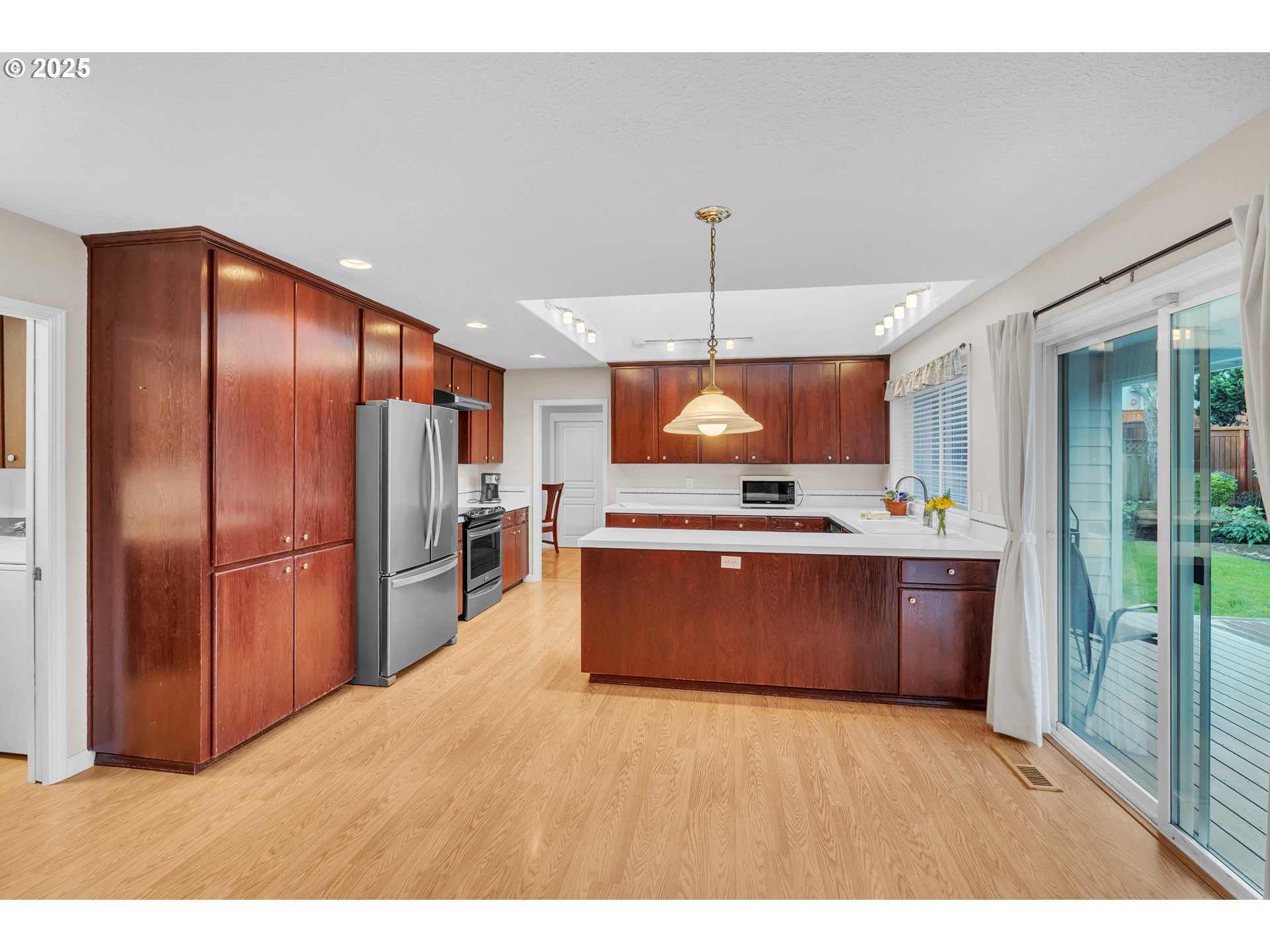 2463 SW PHYLLIS DR SW