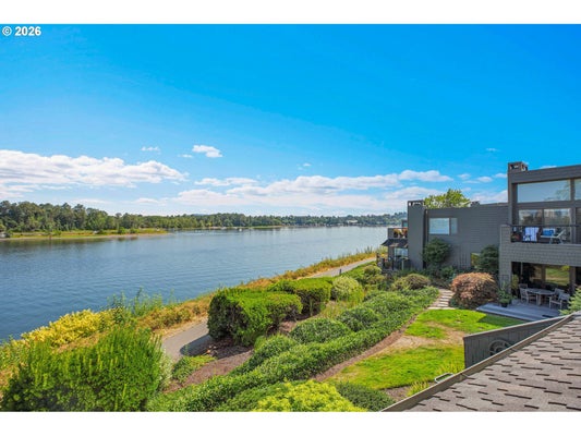 5672 S RIVERPOINT LN, PORTLAND, OR 97239 - Image f4e0f064c3f9d09fe4dad03a5a6212e6/546868205