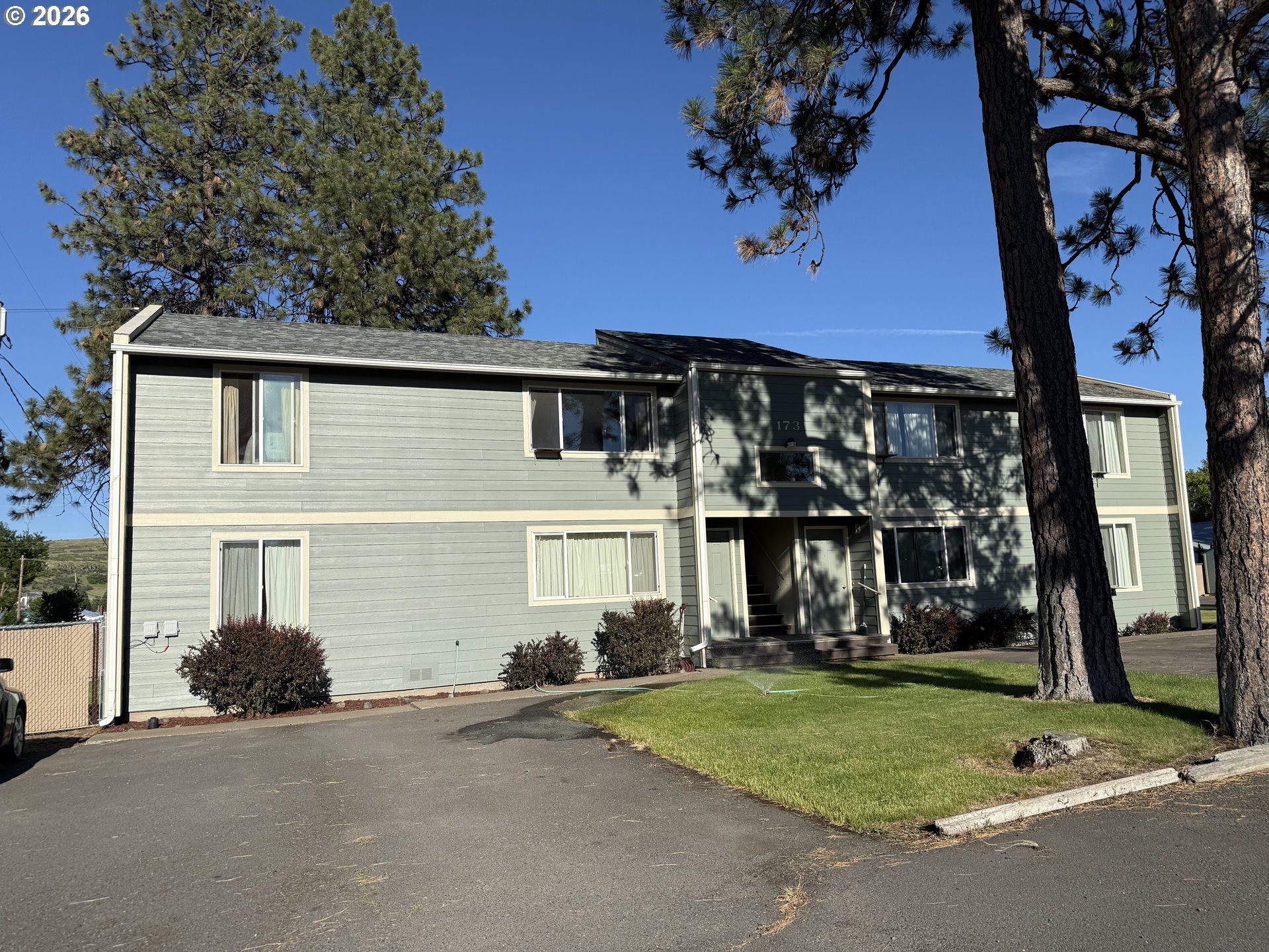 173 N 15TH AVE