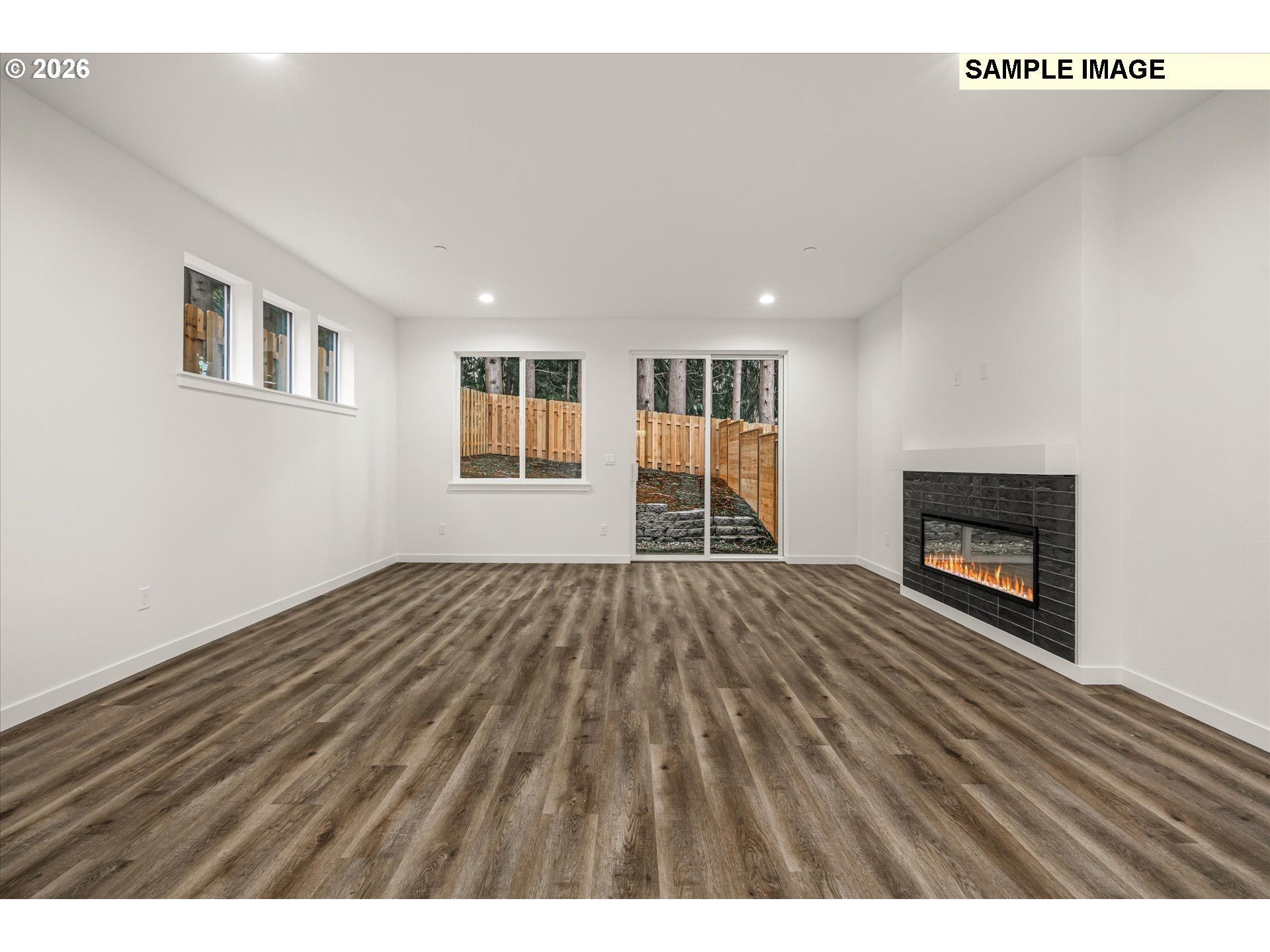 230 NW MAWRCREST AVE