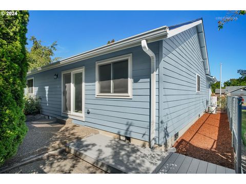 A home in Newberg