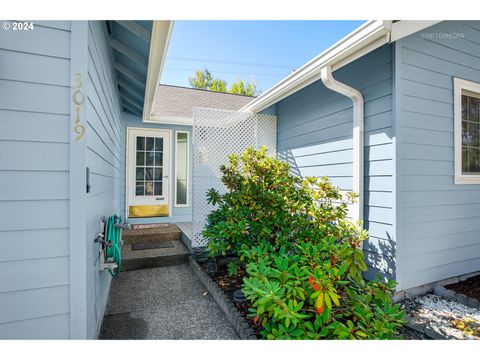 A home in Newberg