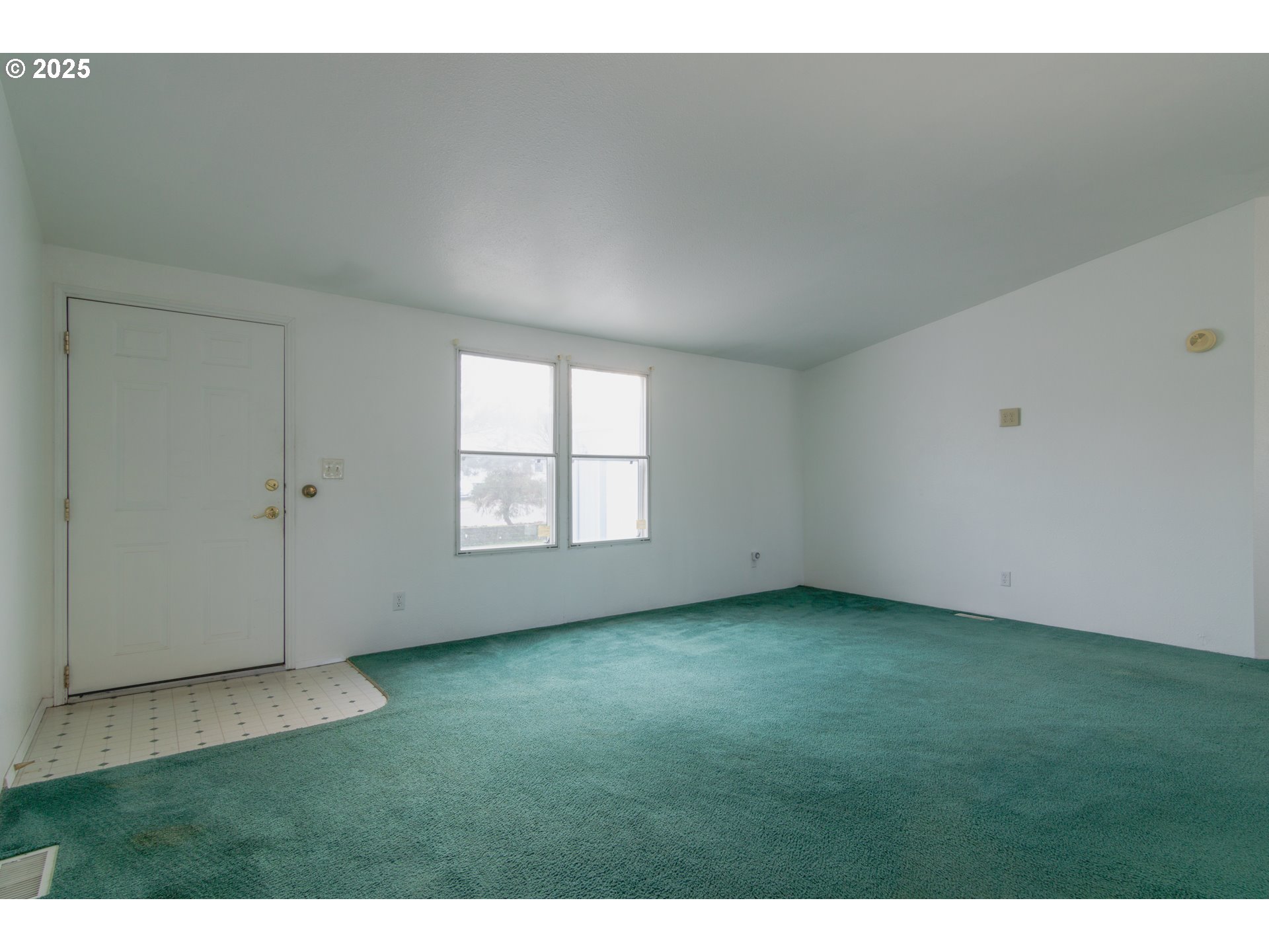 3396 LAKE VANESSA CIR NW