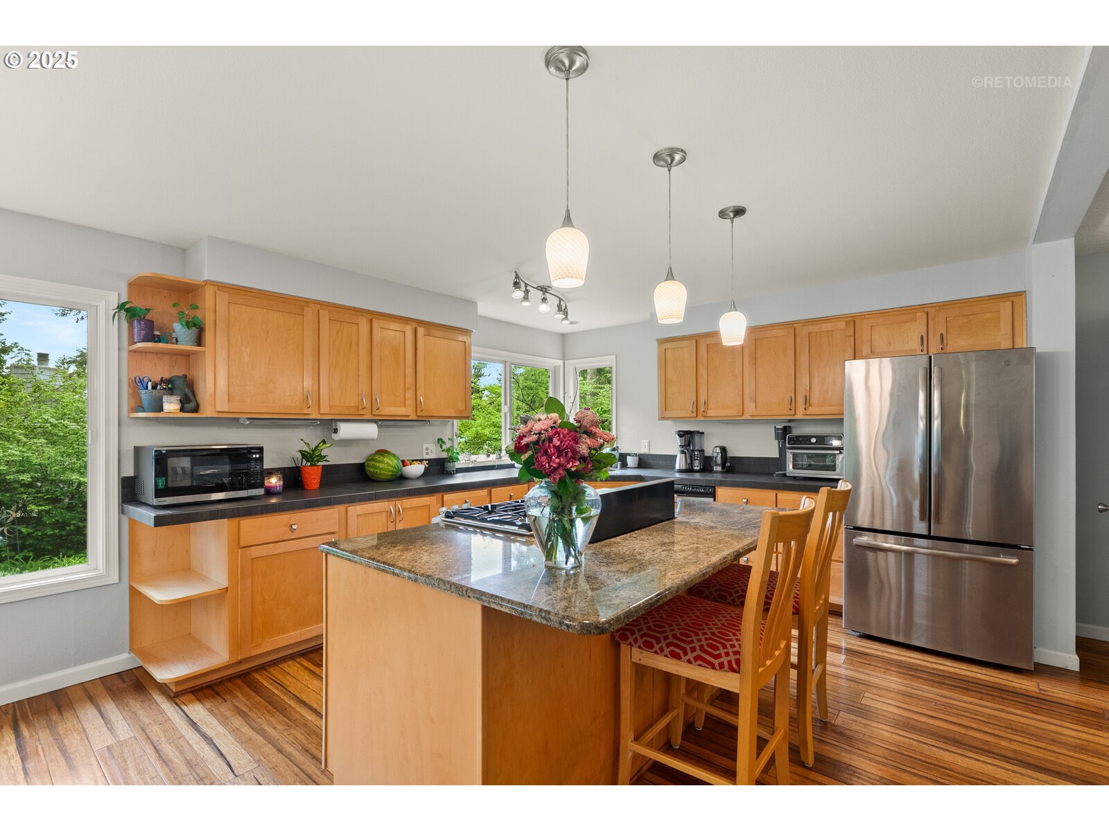 Portland, Oregon 97219, United States, 5 Bedrooms Bedrooms, ,3 BathroomsBathrooms,Residential,Active,131967